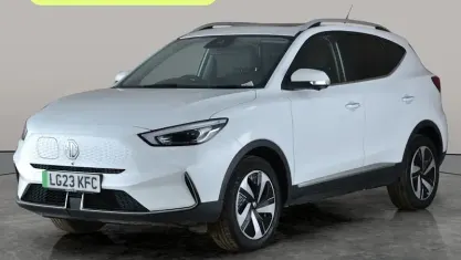 Begagnad MG ZS Trophy 114 kW (156 HK) 2023 Vit SUV
