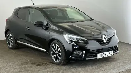 Used Renault Clio Iconic 86 HP (63 kW) 2020 Black Hatchback