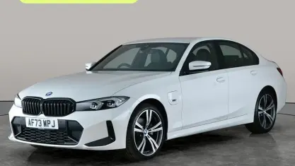 Begagnad BMW 330e M Sport 292 HK (214 kW) 2024 Sedan