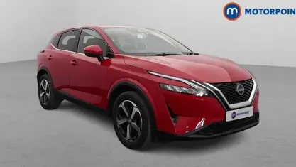 Used Nissan Qashqai N-Connecta 140 HP (102 kW) 2023 Red SUV