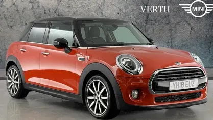 Used Mini Cooper Hatch 136 HP (100 kW) 2018 Orange Hatchback