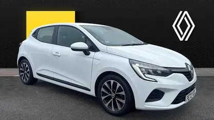 Used Renault Clio V Iconic 90 HP (66 kW) 2022 Hatchback