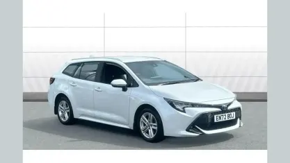 Used Toyota Corolla 122 HP (89 kW) 2022 White Estate
