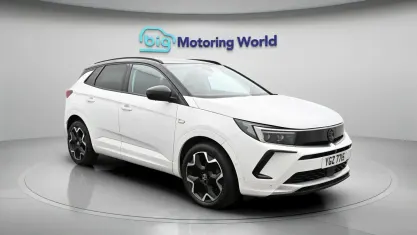 Używany Vauxhall Grandland X Ultimate 131 KM (96 kW) 2023 Biały SUV