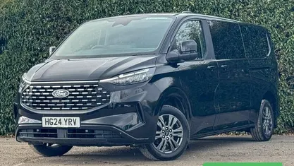 Used Ford Tourneo Titanium 136 HP (100 kW) 2025 MPV