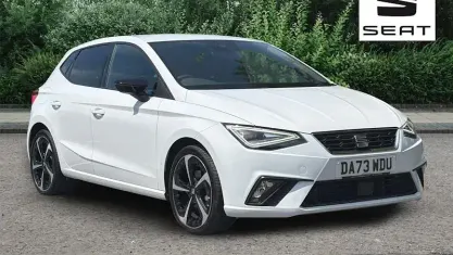 Used Seat Ibiza FR Sport 110 HP (80 kW) 2023 Nevada white Hatchback