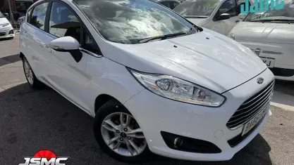 Used Ford Fiesta Zetec 82 HP (60 kW) 2017 White Hatchback