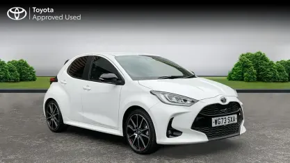 Used Toyota Yaris Sport 116 HP (85 kW) 2023 Pure white Hatchback