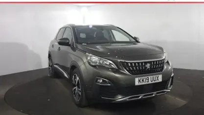 Usado Peugeot 3008 Allure 131 HP (96 kW) 2019 Cinzento SUV