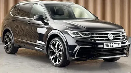 Used VW Tiguan Allspace R-line 150 HP (110 kW) 2023 Deep black pearlescent/deep black pearlescent SUV