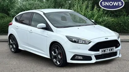 Begagnad Ford Focus ST 185 HK (136 kW) 2016 Vit Halvkombi