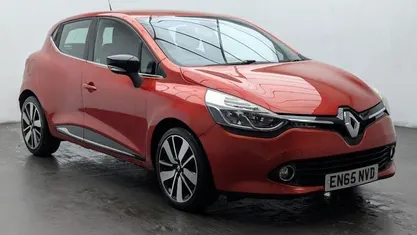 Used Renault Clio IV Dynamique 90 HP (66 kW) 2016 Red Hatchback