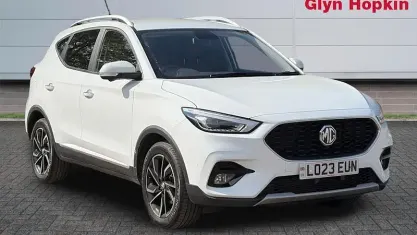 Używany MG ZS Exclusive 111 KM (81 kW) 2023 Biały SUV