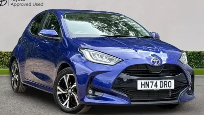 Used Toyota Yaris Design 116 HP (85 kW) 2024 Blue Hatchback