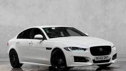 Used Jaguar XE Ingenium 250 HP (183 kW) 2019 White Sedan