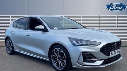Używany Ford Focus ST-Line X 125 KM (91 kW) 2024 Srebrny Hatchback