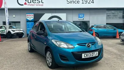 Used Mazda 2 75 HP (55 kW) 2013 Blue Hatchback