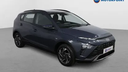 Usado Hyundai Bayon SE 101 CV (74 kW) 2023 Gris SUV