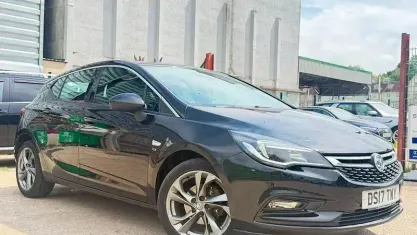 Used Vauxhall Astra SRi 150 HP (110 kW) 2019 Hatchback