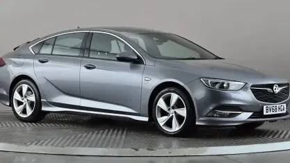 Begagnad Vauxhall Insignia Sport 165 HK (121 kW) 2020 Halvkombi