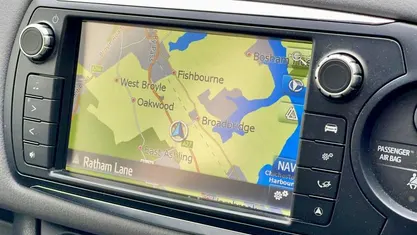 Used Toyota Yaris Hybrid 101 HP (74 kW) 2017 Hatchback