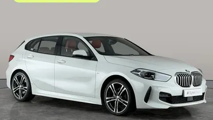 Usado BMW 118 M Sport 140 HP (102 kW) 2020 Branco Citadino