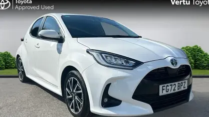 Used Toyota Yaris Design 116 HP (85 kW) 2022 White Hatchback
