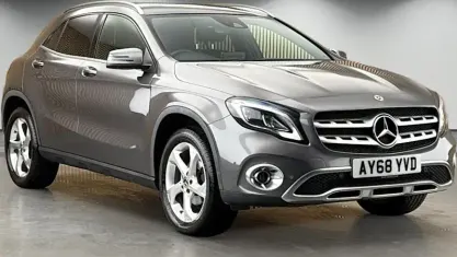 Käytetty Mercedes GLA200 Premium Plus 156 HP (114 kW) 2018 Harmaa Katumaasturi