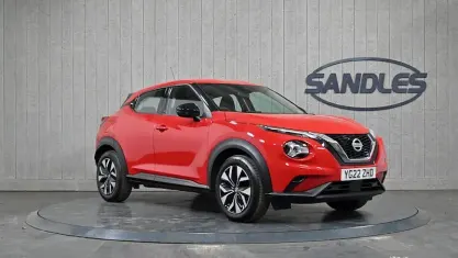 Usado Nissan Juke Acenta 117 HP (86 kW) 2022 Vermelho SUV