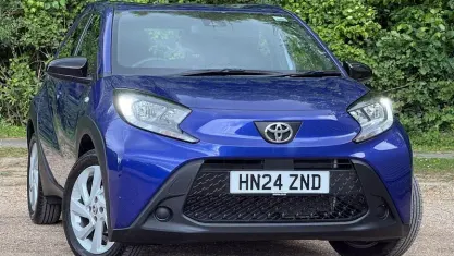 Używany Toyota Aygo X PURE 72 KM (52 kW) 2024 Niebieski SUV