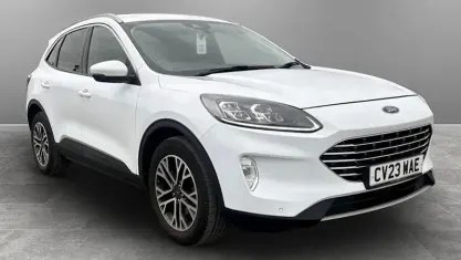 Used Ford Kuga Titanium 150 HP (110 kW) 2023 White SUV