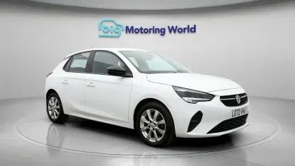 Second-hand Vauxhall Corsa Design Edition 75 CP (55 kW) 2022 Alb Hatchback