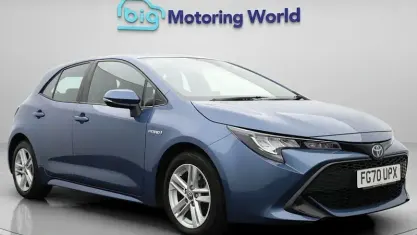 Used Toyota Corolla 122 HP (89 kW) 2020 Blue Hatchback