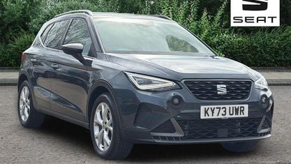 Używany Seat Arona FR 110 KM (80 kW) 2023 Szary SUV