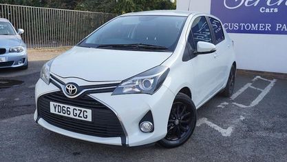 Begagnad Toyota Yaris 99 HK (72 kW) 2016 Vit Halvkombi