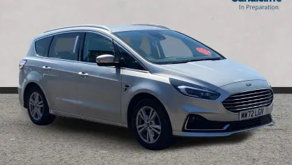 Begagnad Ford S-MAX Titanium 190 HK (139 kW) 2022 Silver Minibuss