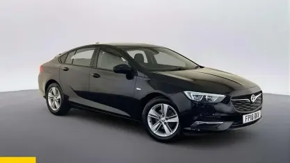 Begagnad Vauxhall Insignia Design Edition 165 HK (121 kW) 2020 Halvkombi