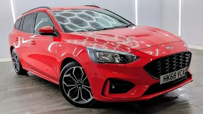 Used Ford Focus ST-Line X 120 HP (88 kW) 2019 Red Estate