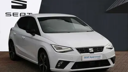 Used Seat Ibiza FR Sport 110 HP (80 kW) 2023 White Hatchback