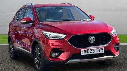 Używany MG ZS Exclusive 106 KM (77 kW) 2023 Czerwony SUV