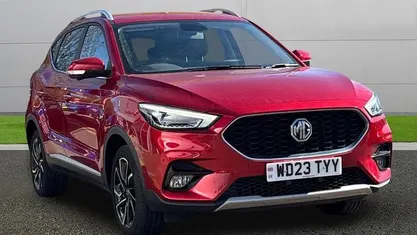 Begagnad MG ZS Exclusive 106 HK (77 kW) 2023 Röd SUV