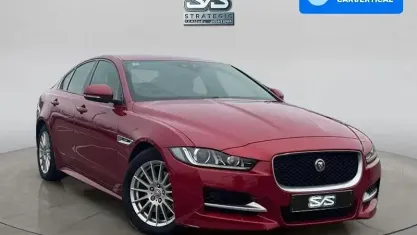 Used Jaguar XE R-Sport 163 HP (119 kW) 2015 Red Sedan