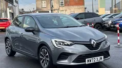 Metallic shadow grey Used 2022 Renault Clio V Evolution Hatchback | £12,968 (Fair price)