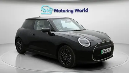 Used 2025 Mini Cooper Exclusive Hatchback | £28,100 (Fair price)