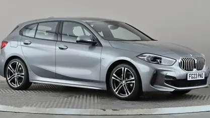 Usado BMW 118 M Sport 136 CV (100 kW) 2023 Gris Utilitario