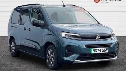 Used Vauxhall Combo Ultimate 100 kW (136 HP) 2025 Blue MPV