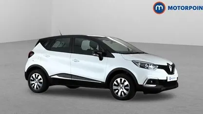 Used Renault Captur Play 90 HP (66 kW) 2019 White/black SUV