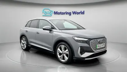 Usado Audi Q4 e-tron S-Line 125 kW (170 CV) 2022 Gris SUV