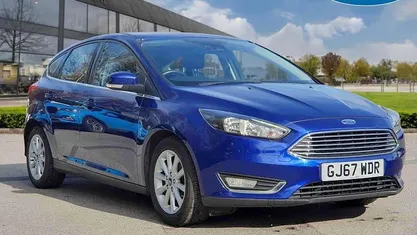 Used Ford Focus Titanium 125 HP (91 kW) 2017 Blue Hatchback