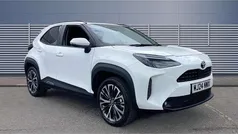 White Used 2024 Toyota Yaris Cross SUV | £26,999 (Fair price)